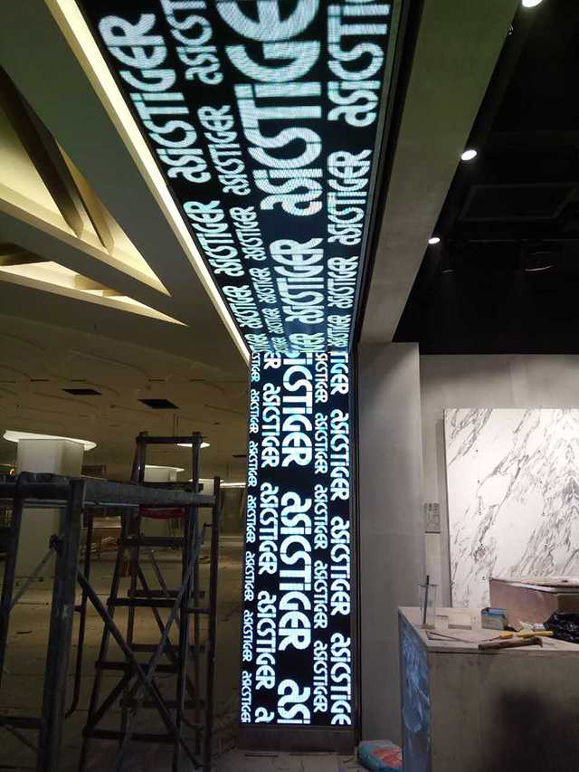 浙江杭州國大城市廣場室內LED顯示屏由上海智彩科技設計、安裝